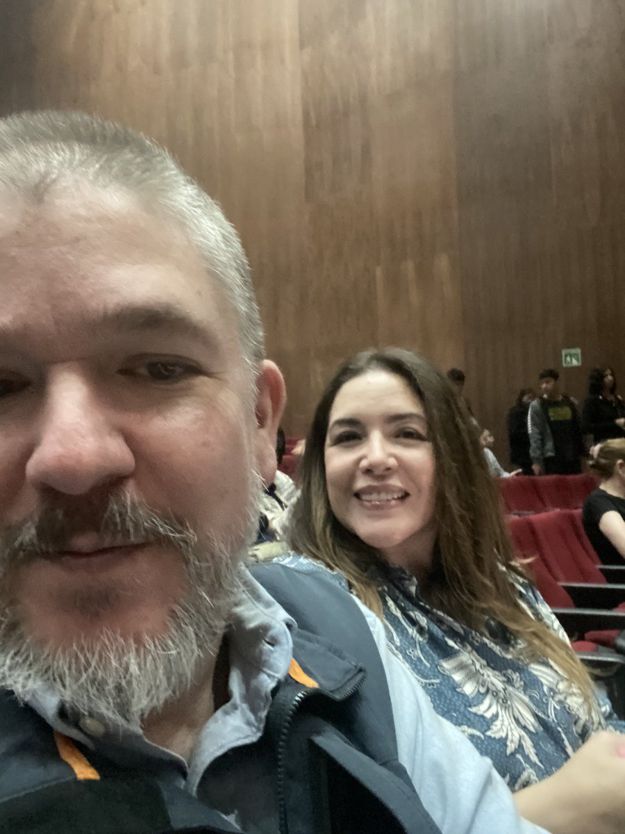 egg_bnl's tweet photo. Aquí nomás en la Sala Ollin Yoliztli porque me trajo @bsogg a escuchar la 9a de Beethoven en vivo por primera vez. Nadie mejor que ella. https://t.co/DNpAmomSuQ