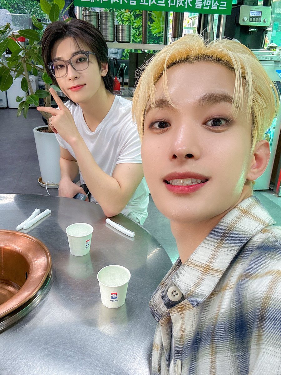 personajihoonie's tweet photo. wonwoo and dokyeom being the dumb and dumber duo (endearingly)

—— a thread of their silliness🧵😔 https://t.co/DzJ1KkZO3T