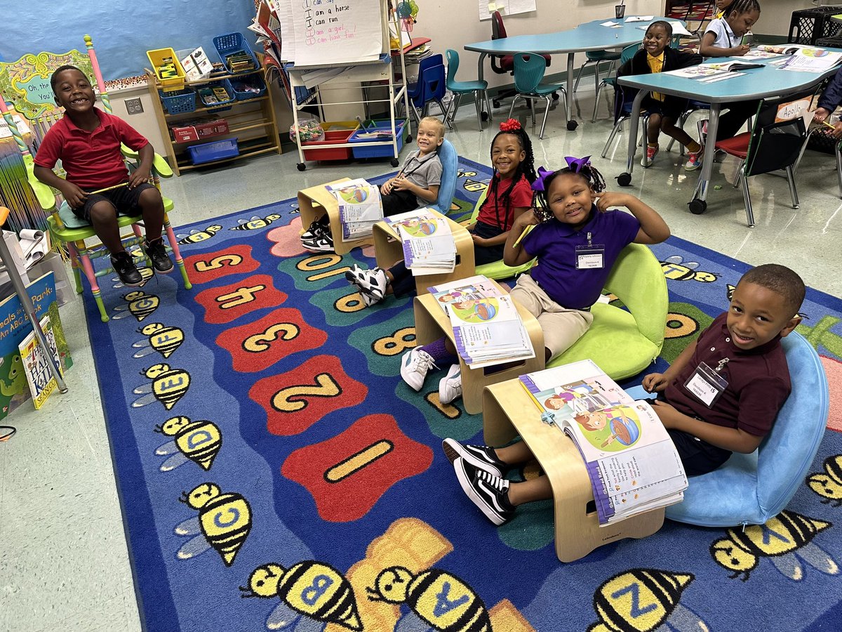 VAoftheArts's tweet image. 🐼 PANDAS Week 2 - 🐼 Pandas Can’t Hide GREATNESS 🐼Focused on instruction! Focused on strength of character! Focused on leadership! Focused on togetherness! #wearevineville #artsreallyteach #canthidegreatness #yourstorymatters #readleadlearnserve