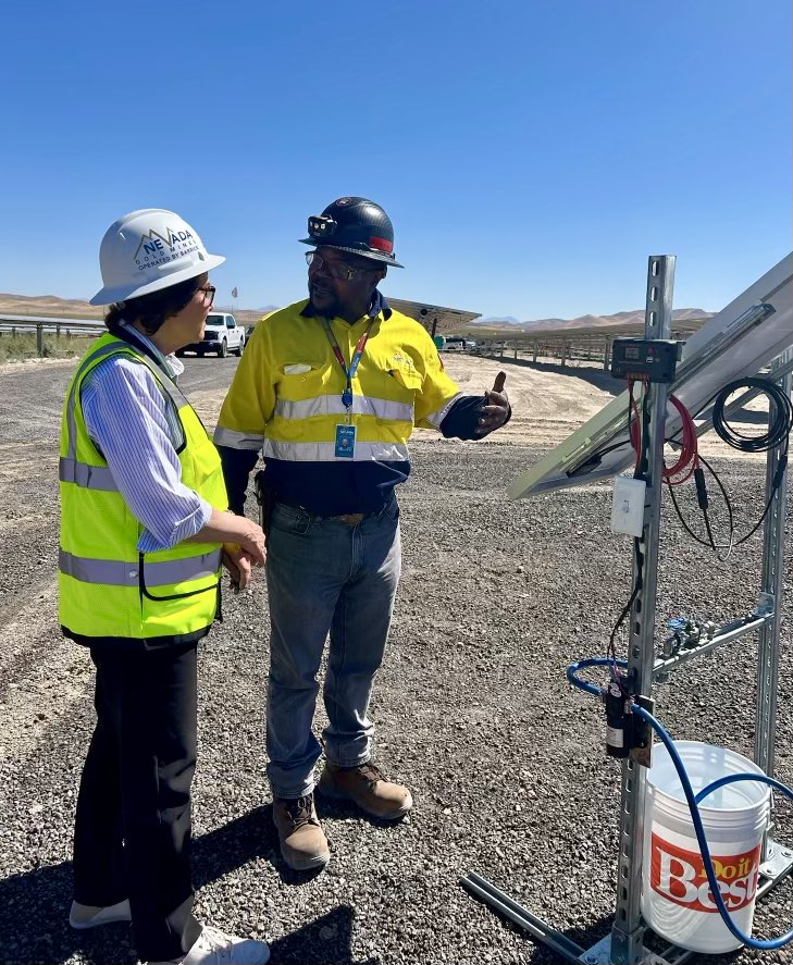 SenJackyRosen's tweet photo. NV is a leader in solar. Thanks to projects like @NevadaGoldMines’ TS Solar Facility, we're increasing energy production from this renewable source &amp; reducing emissions. 

I’m proud to have helped fund this project through the Bipartisan Infrastructure Law. https://t.co/5fgMVGqPcT
