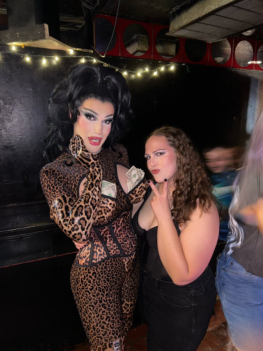 Paige 🧡🤍🩷 tweet media