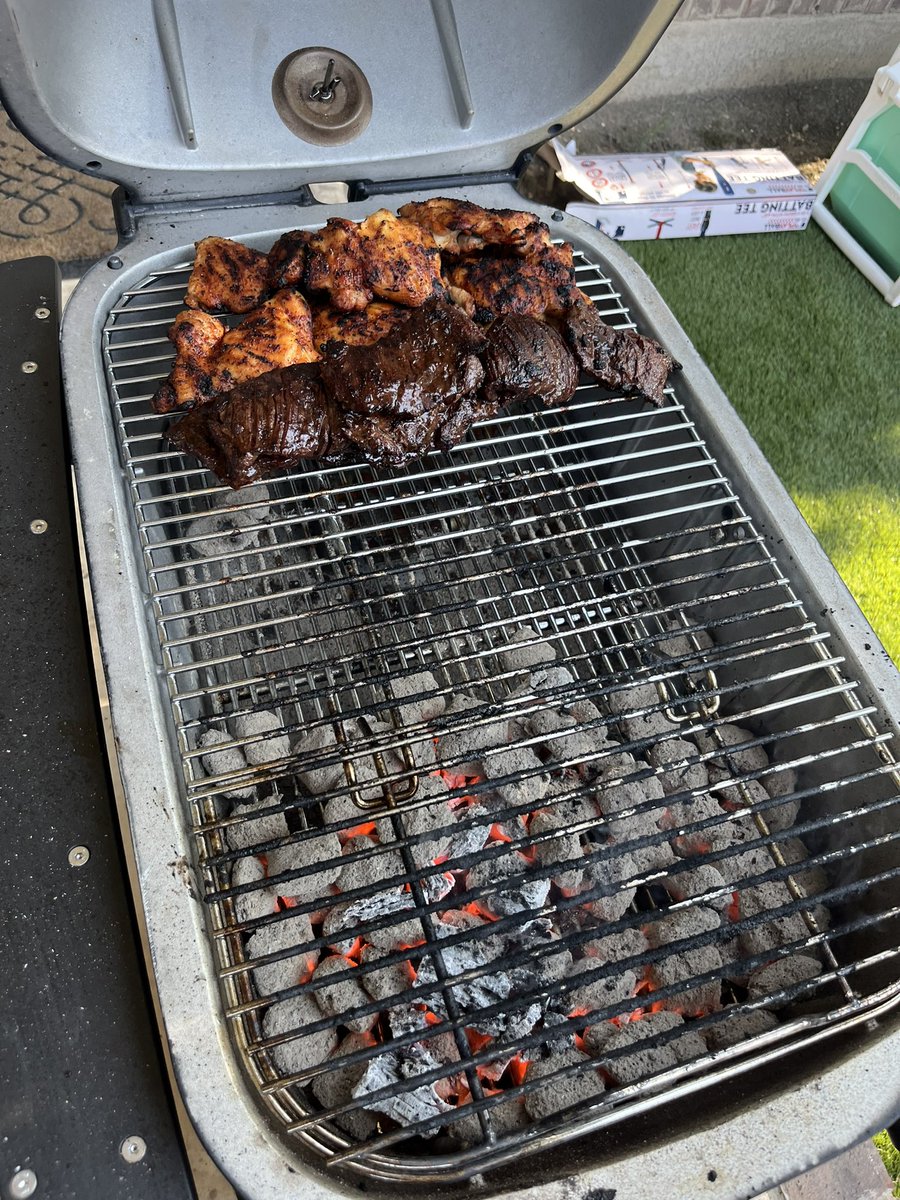 BSaas25's tweet photo. Breaking in that new Franklin edition @pkgrills. 5 year old wants steak for lunch at school tomorrow 😂. #FFBBQ #PKGrill https://t.co/Wy9EaYEsja