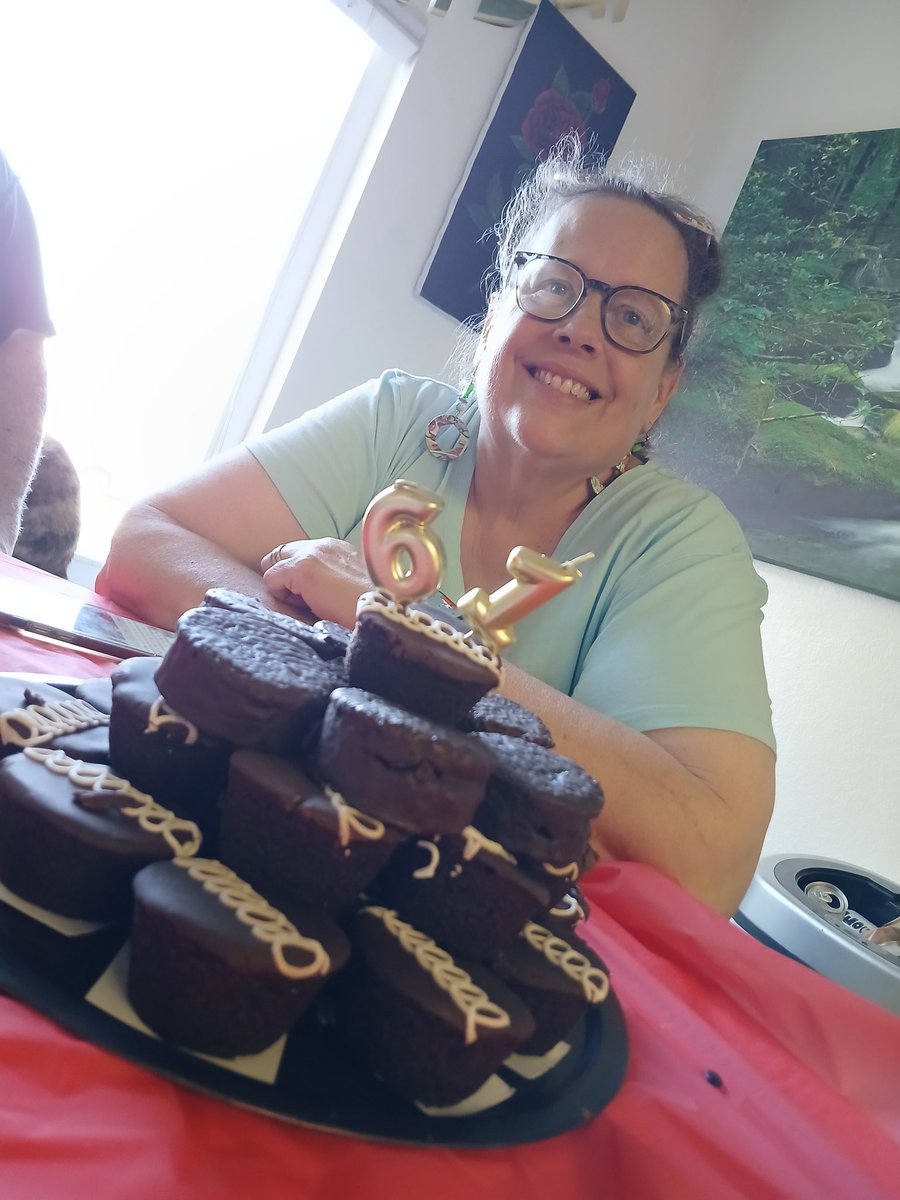 Darrel3Teeters's tweet photo. Happy birthday mom love you. Hope you had a great day... #Level61 https://t.co/yEnxaJqv8I