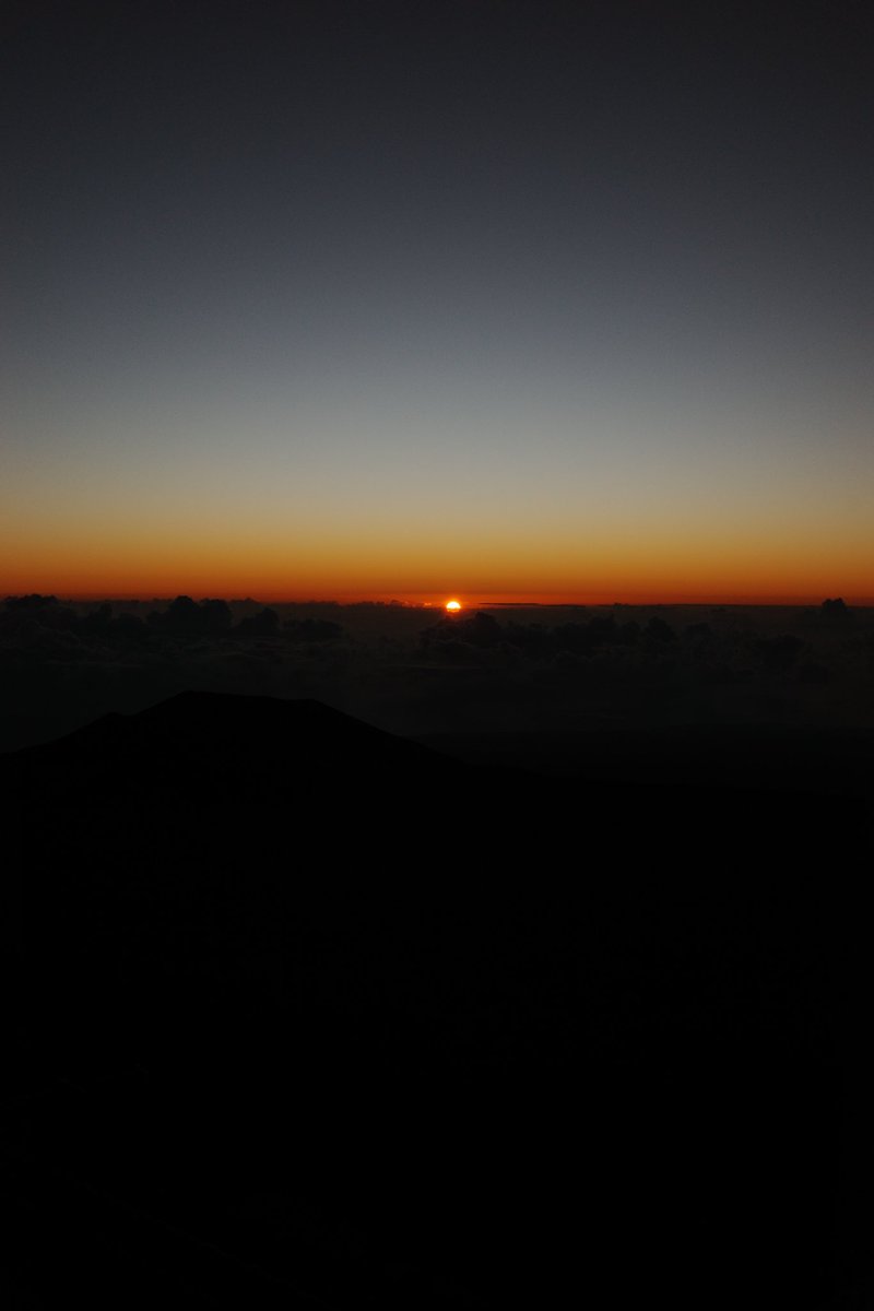 jujutsucarlos's tweet photo. and the sunrise https://t.co/nMiPUCSgVV