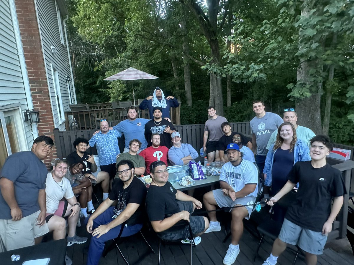 CoachPartin's tweet photo. Family. #HoyaSaxa #SISU #GRITT 🦴🐶 https://t.co/pGbQYlrVWo