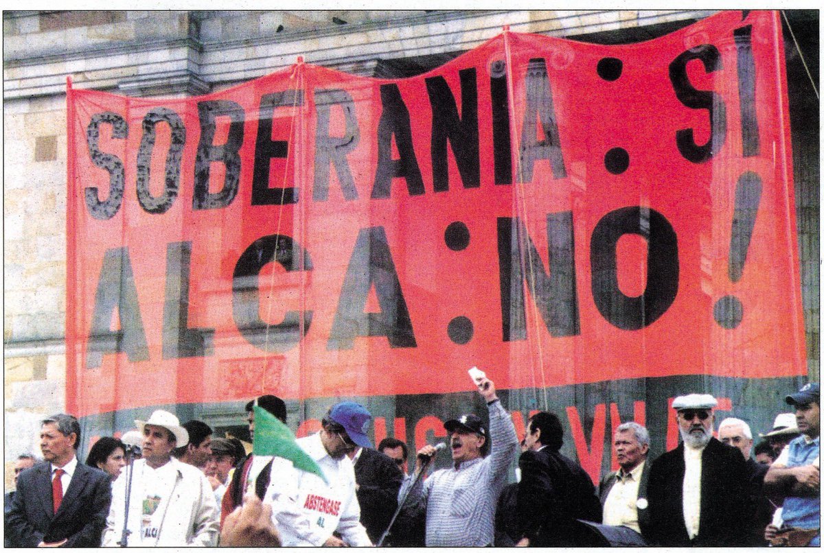 untrecol's tweet photo. A la familia y amigos de #GabrielMoure, nuestro sincero saludo de condolencias. Se agotó la flama de un revolucionario. 

Nuestro mayor homenaje: mantener en alto el propósito de una nación soberana, con derechos plenos para la clase trabajadora.

Que la tierra le sea leve. https://t.co/j5OfjlGdIo