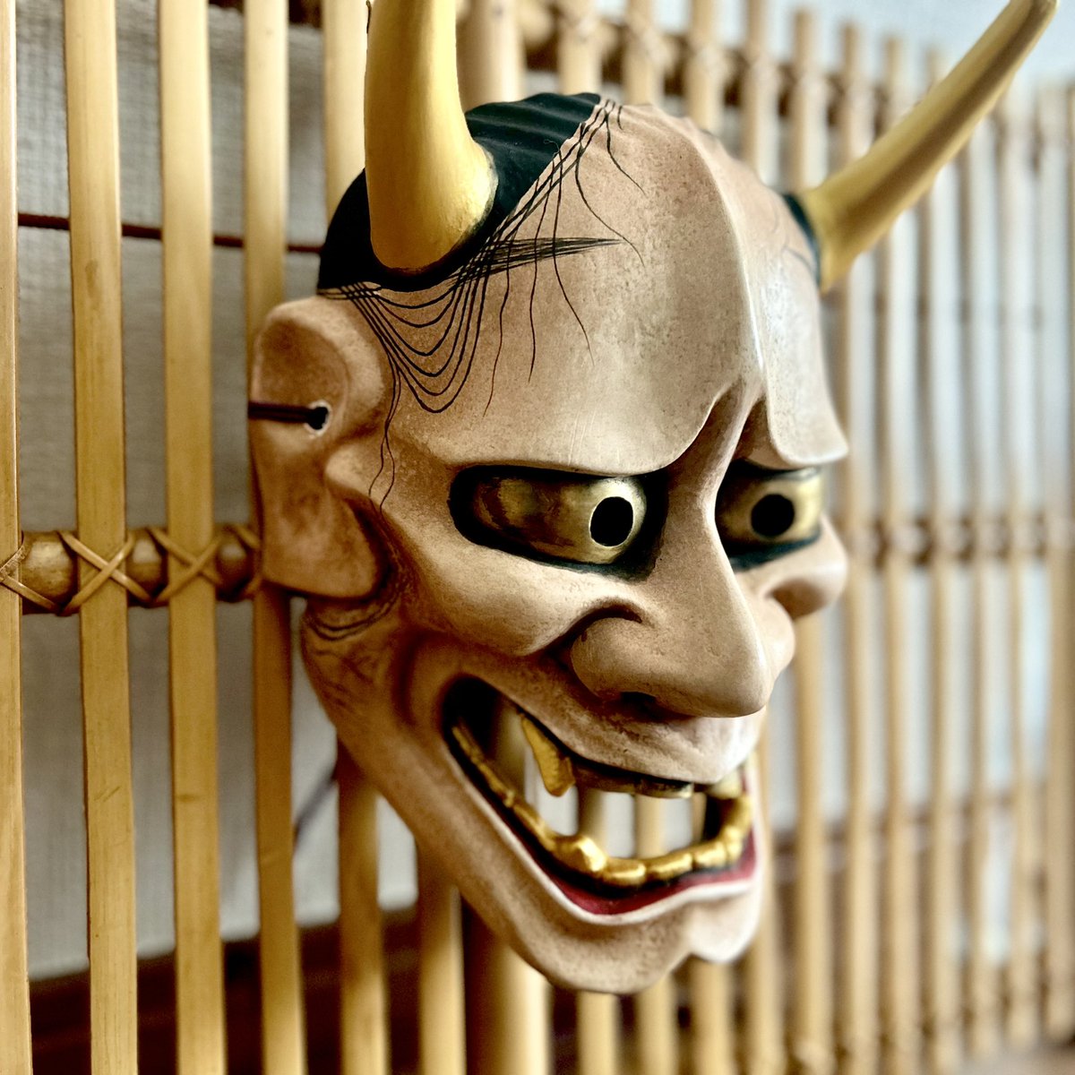 不気味な能面 神楽面 、#般若 を新入荷いたしました！ 最も有名な #能面 の一つで