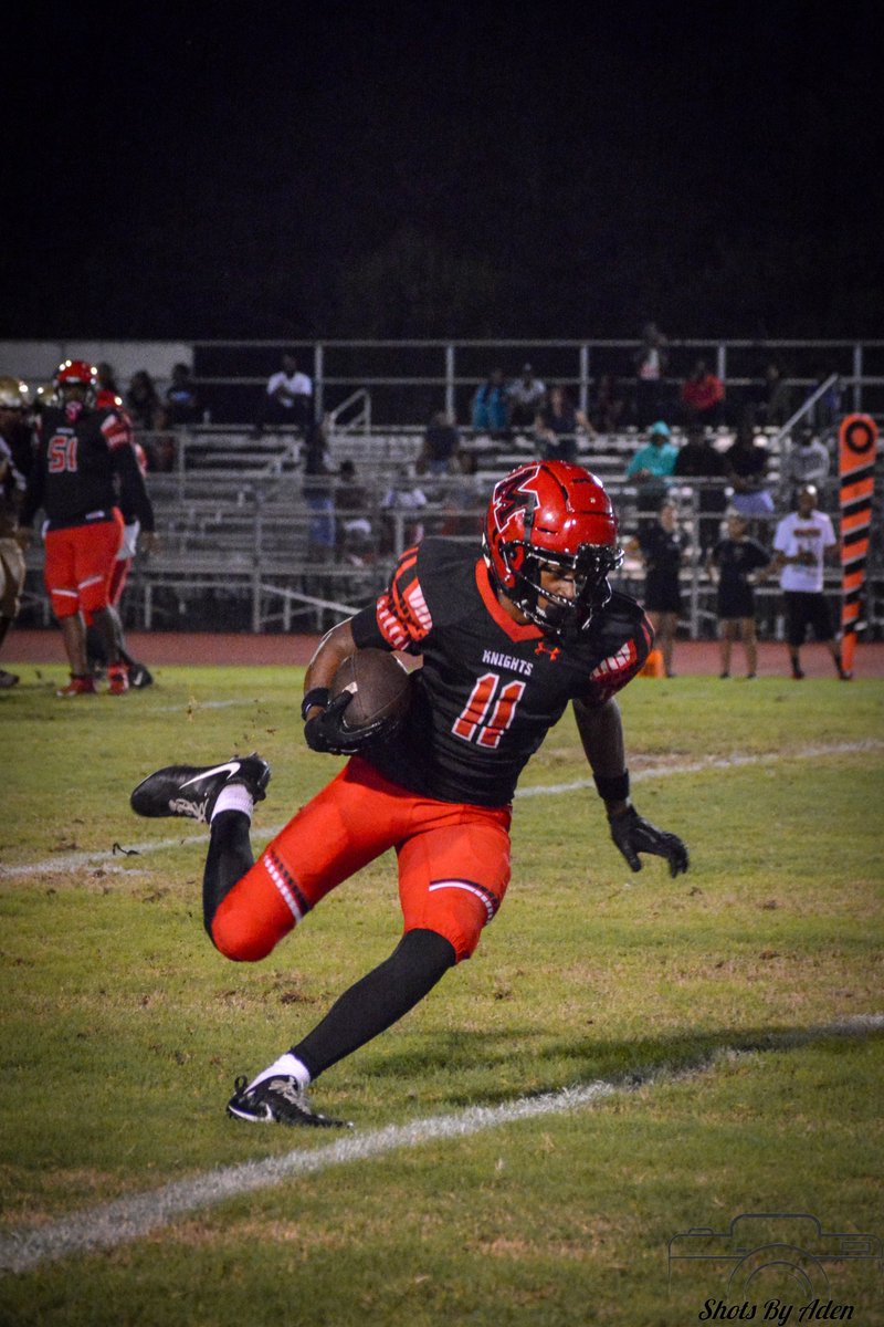 JackSwain100's tweet photo. The talented group of Monarch 27' WRs all had touches and got loose at least once for big plays Friday night L to R "The Shift General" #11 6'1 180lbs Sanjae Fisher, 5'11 170lbs Chris Cortinas, and #17 6'0 175lbs Bryan Bynes https://t.co/8uJOhUctaA