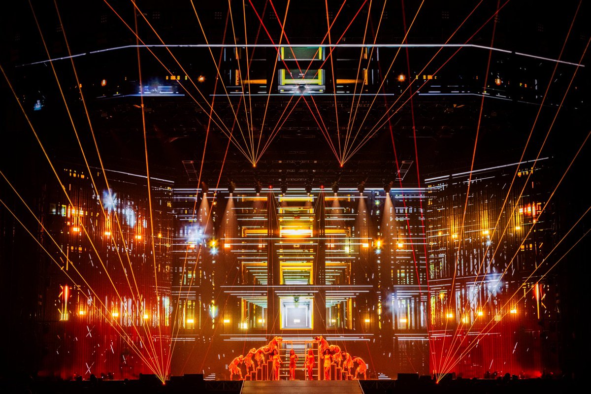 SMTOWN tweet media