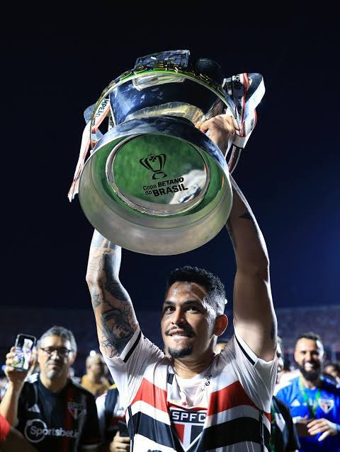 Hardao92's tweet photo. @Chaib09 @cortinasdoroubo e o final a gente já sabe https://t.co/3b3IEro0M4