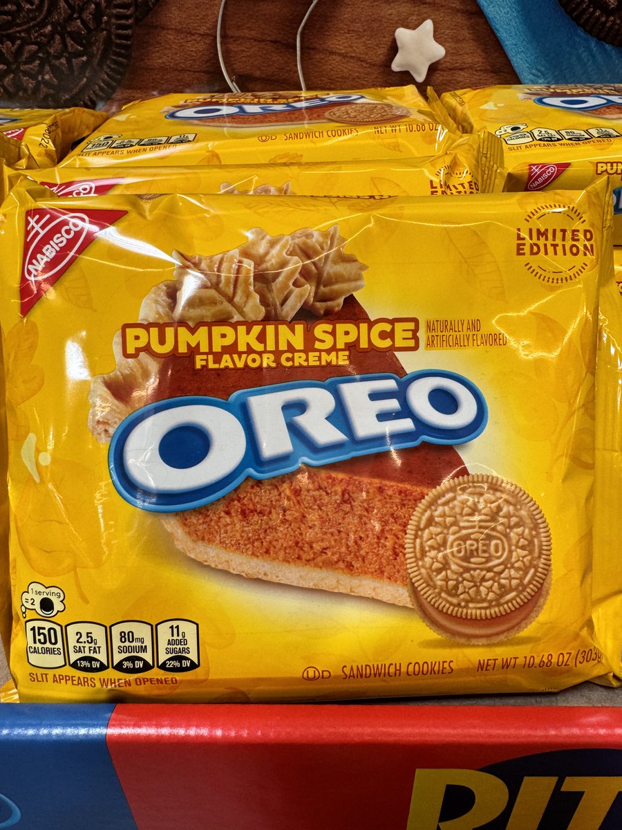 ejay0621's tweet image. Pumpkin Spice Oreos: Because your pumpkin spice addiction needed a crunchy, sugary enabler. Next up? Pumpkin spice toothpaste. 🎃🍪 #FallAddiction #Oreo #BasicAndProud #fall #Halloween #pumpkinspice @nabisco @Oreo