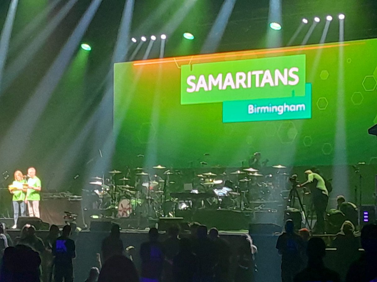 We're so proud of our volunteers who were guest speakers at <a href="/UtilitaArenaBHM/">Utilita Arena Birmingham</a> #1000Lights They did an amazing talk in front of 1000's to shine light on  <a href="/samaritans/">Samaritans</a> and the service we offer 💚 ☎️ 116123 #feelingproud #UtilitaArena #volunteering #youreneveralone