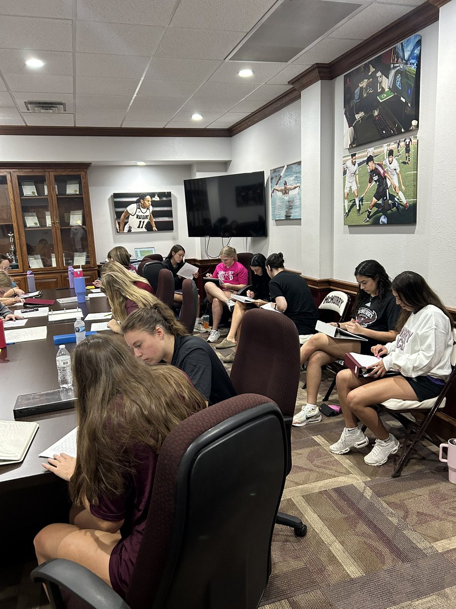 McMurrySoccer's tweet image. Great Sunday of Training, learning about the War Hawk Way, team dinner and a hangout! Thank you to the Wilson’s for having us out!