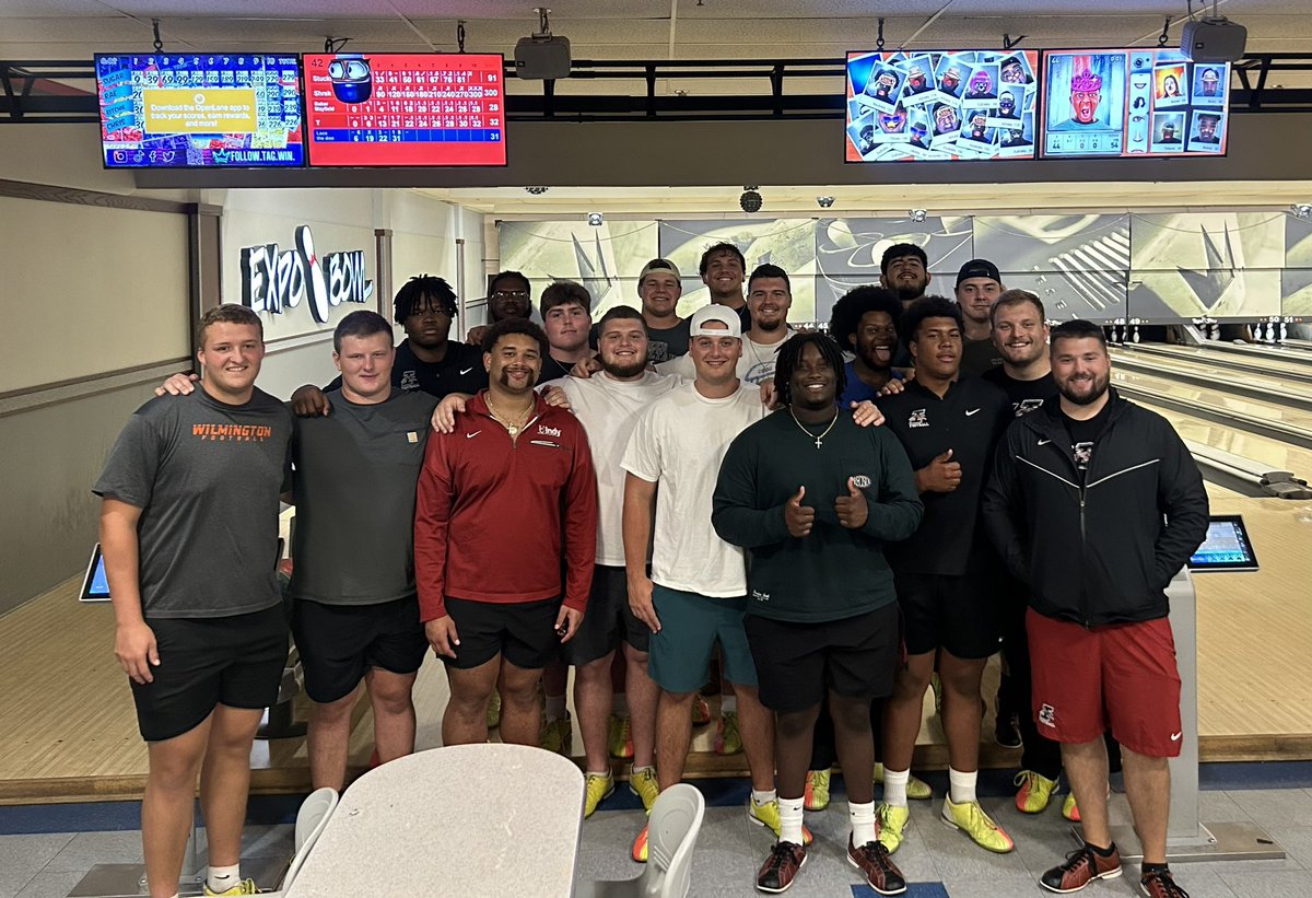 CoachTGerhard's tweet image. ✅ Fall Camp Week 1 wrapped up with Picture Day 📸 &amp;amp; Bowling 🎳
#THEUNIT #EARNIT