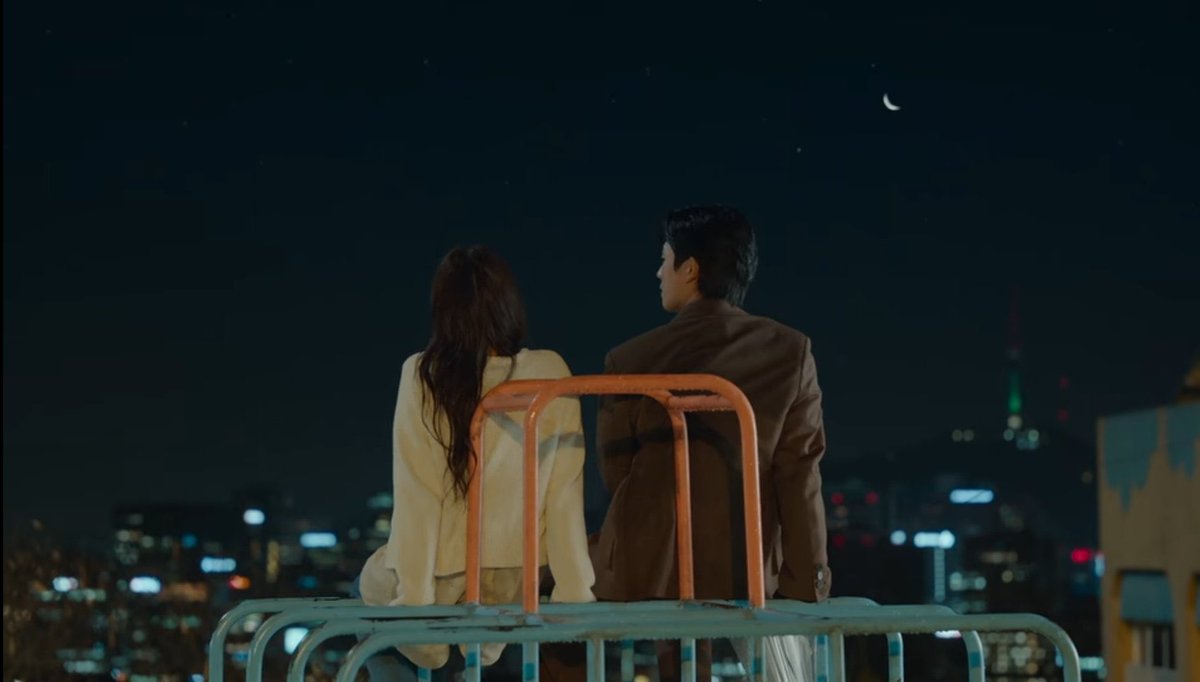 Olonk2's tweet photo. I just love this scene..🥰
Choi Seunghyo : you don't hate someone unless you love them.
#LoveNextDoorEp2
#JungHaeIn
#JungSoMin https://t.co/8aoQg2gNAX
