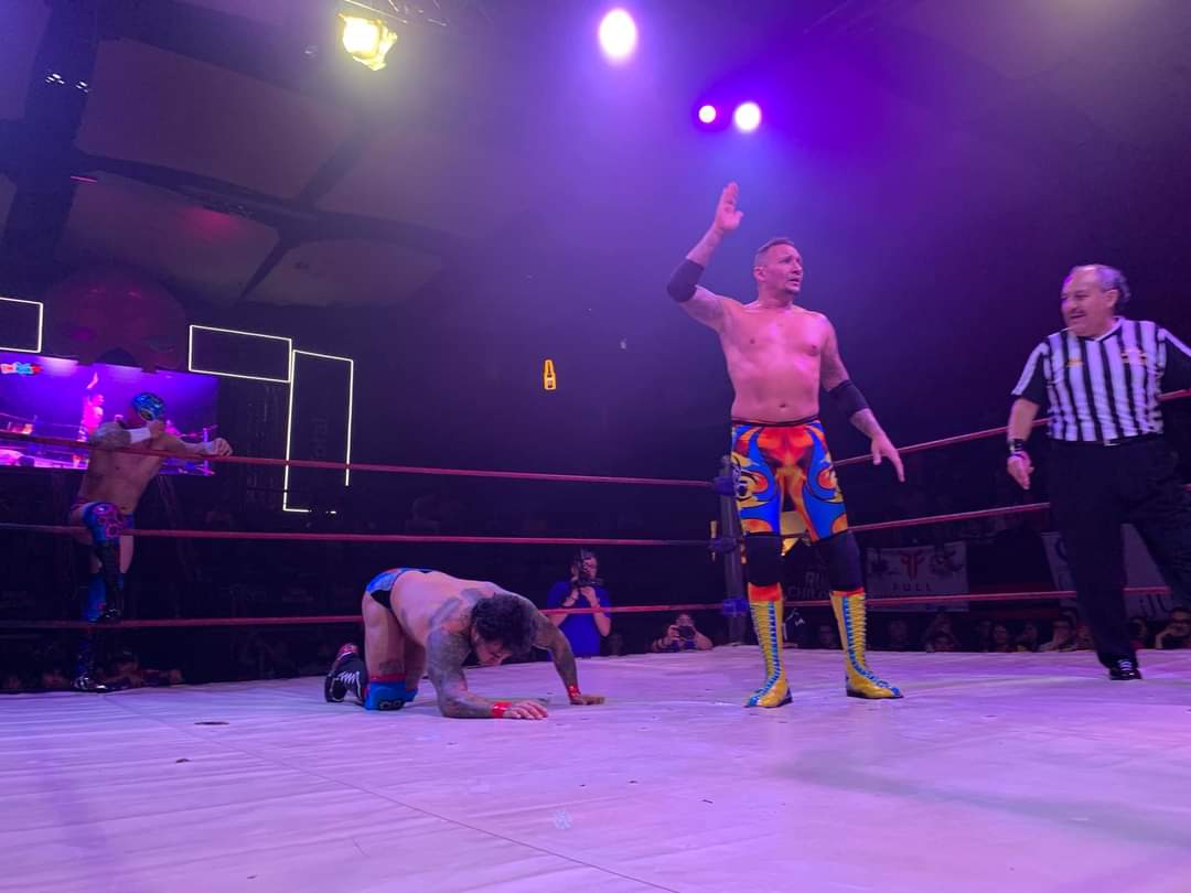 LaTijeraLucha's tweet image. La victoria es negra, #CerebroNegro y #CerebroNegroJr se llevan la victoria ante los panameños #Veneno y #VudúMax, en una combinación de juventud y experiencia que fue del agrado de la afición que vitoreó a sus favoritos durante todo el encuentro... #latijeraluchalibre