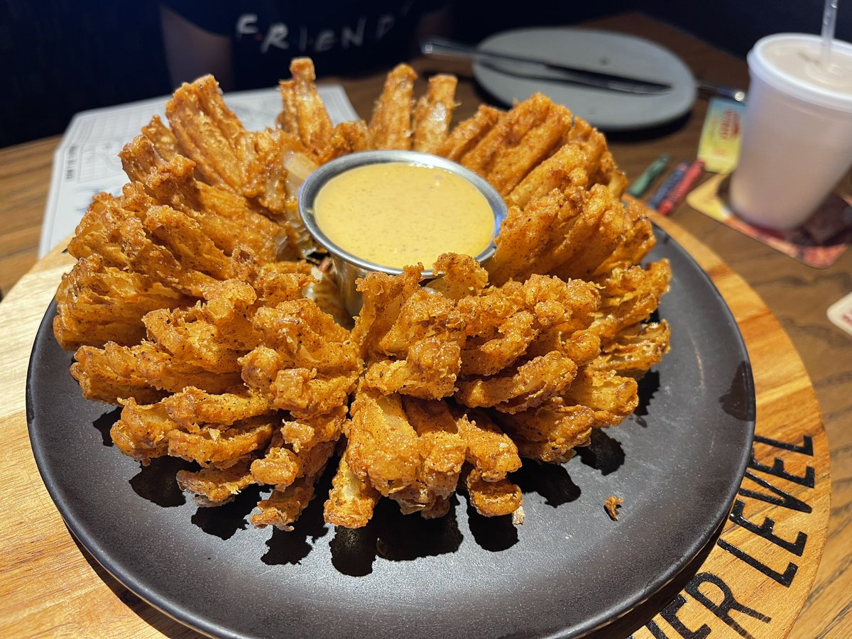 caiziboshi's tweet photo. Outback 这个3-course meal deal
不错！可以试一试！今天吃了！牛排不错！ https://t.co/jIK7VFZ24F