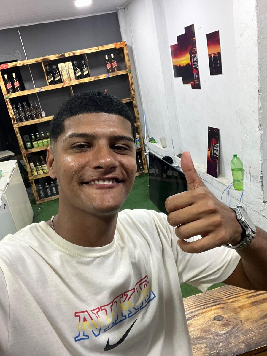 mnBidi's tweet photo. nada ofusca o brilho de quem nasceu pra brilhar💫 https://t.co/F8vi9vBOLi