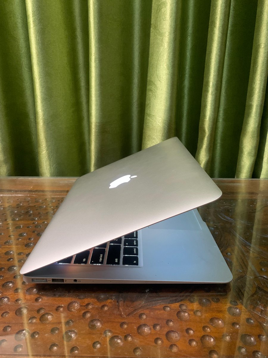 thew999rst's tweet image. #wtsmacbook #jualmacbook #juallaptop #forsalemacbook

dijual macbook air 2017
i5
8/128
fullset
barang mulus nominus
lokasi semarang
