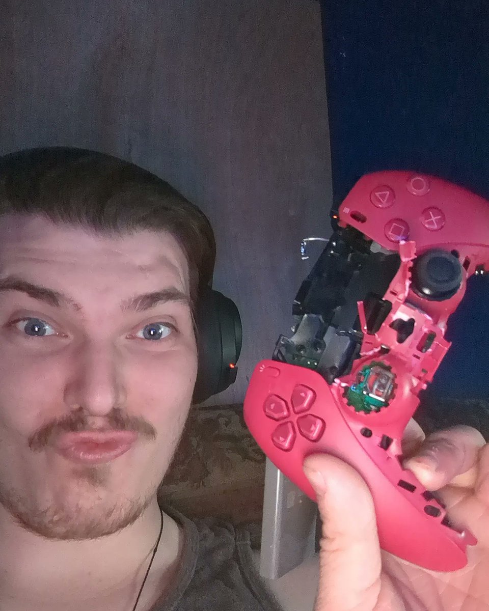 MajorRagerYT's tweet photo. See it all happen live on my twitch MajorRager9 😎 

#twitch #majorrager #rage #contentcreator #YouTube #foryou #ForHonor https://t.co/zpqQ84G8En