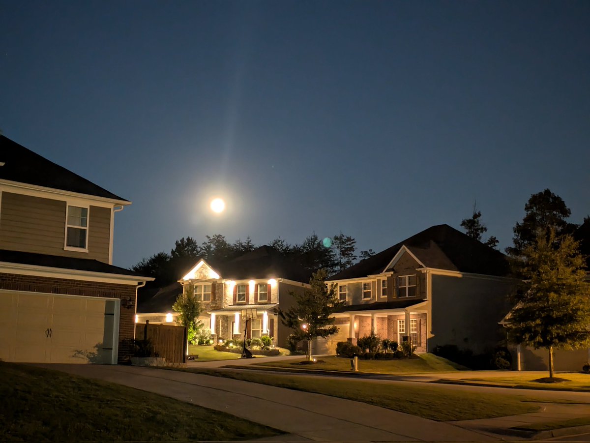 saralsakthi's tweet photo. #supermoon #fullmoon #photooftheday #moon #photograph #EveningVibes https://t.co/uwb3VBDLan