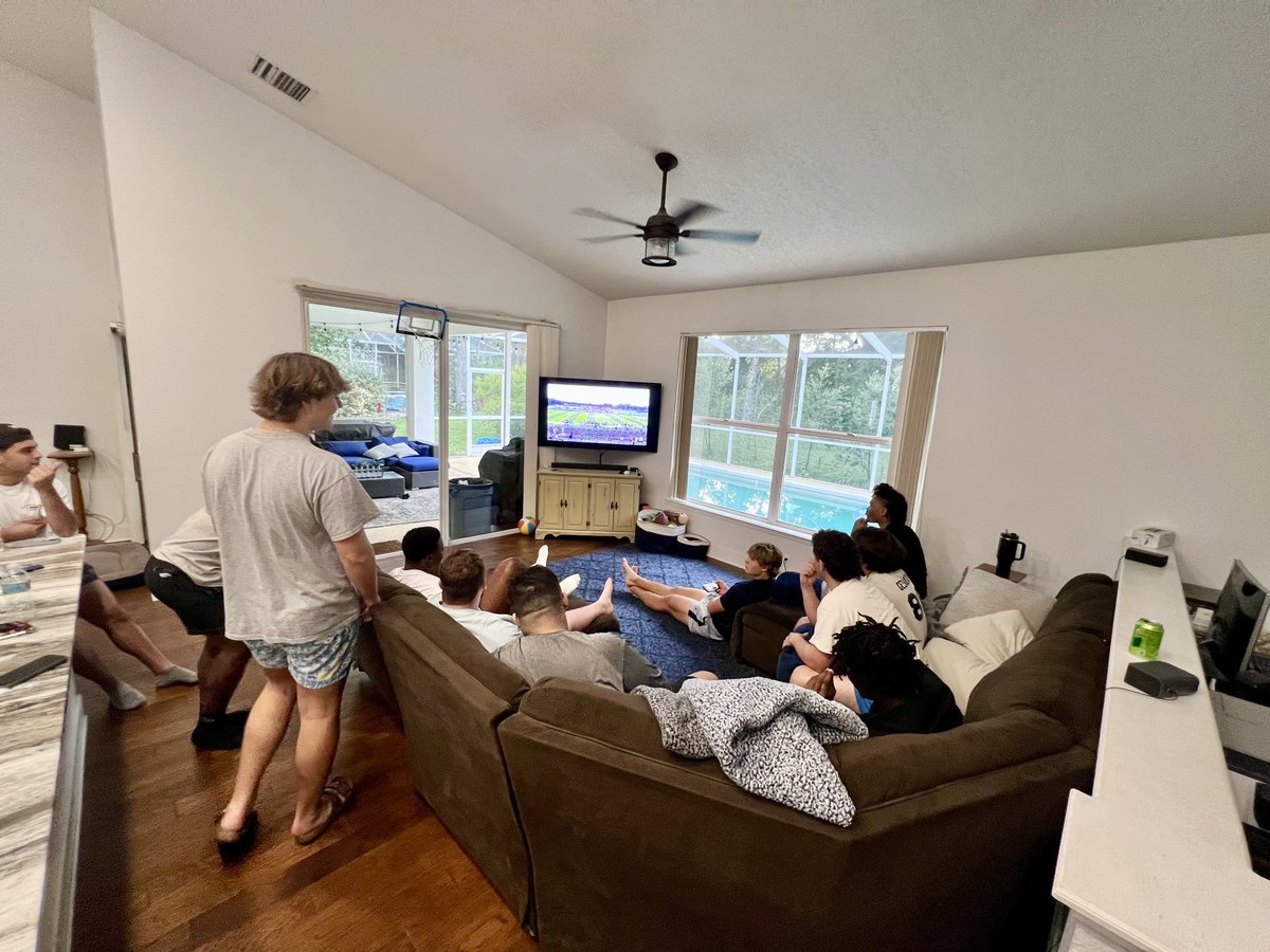 Cameron Guenther (@coach_camg) on Twitter photo Starting offense. #Family: plays together, eats together and study’s together. #Homegrown <a href="/NewsomeFootball/">Newsome Football</a> Starting offense. #Family: plays together, eats together and study’s together. #Homegrown <a href="/NewsomeFootball/">Newsome Football</a>