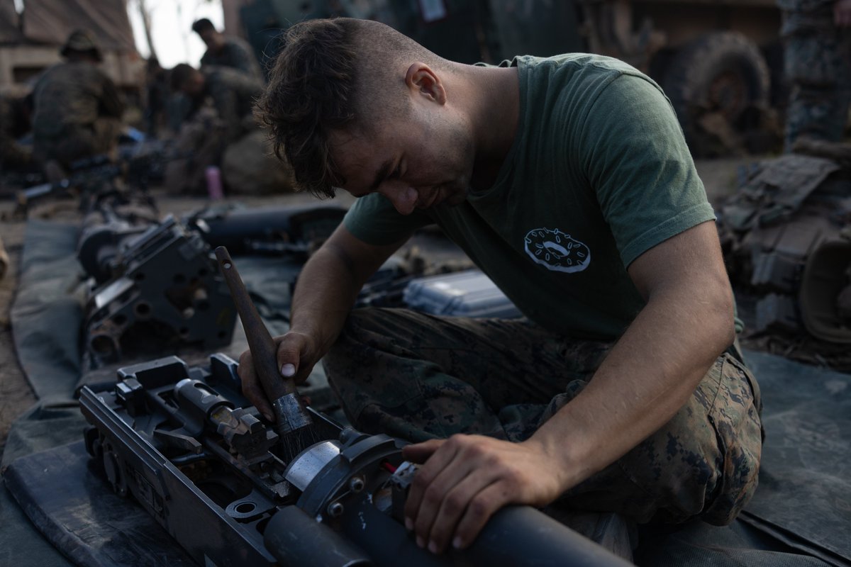 MRFDarwin's tweet photo. Dirty Jobs, Done Dirt Cheap
U.S. #Marines with Alpha Company, 1st Light Armored Reconnaissance Battalion, @1st_Marine_Div, prepare to drive LAV-25 Light Armored Vehicles during Exercise Predator’s Run 24 at Mount Bundey Training Area, NT, Australia.
#LAR #LAV #MRFD #REDEX https://t.co/hXuN5HHeO9