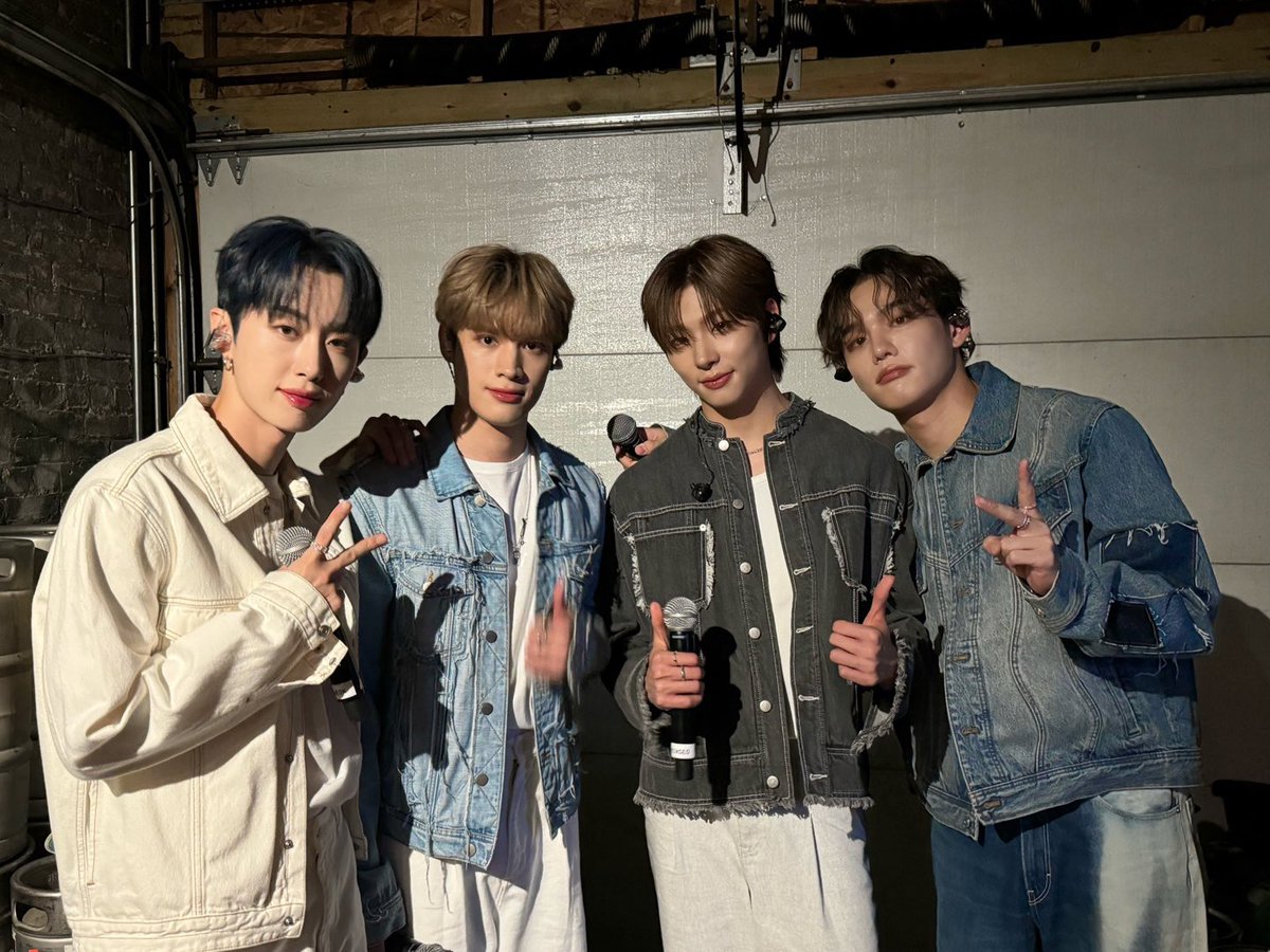 BDU4official's tweet image. [📸]
B.D.U First World Tour for Wishpool: Flash &amp;amp; Light 💫

Thank you Chicago 💛
It was a very happy time🍀

#BDU #비디유 #BDUtourforWISHPOOL
#BDU_In_Chicago #USA