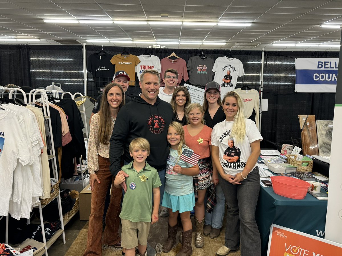 WhatcomYR's tweet photo. And that's a wrap at the Northwest Washington Fair! 
Thank you everyone who volunteered!
We had the honor of hosting Dave Reichert and Pete Serrano around the fair as well as talk to hundreds of people about these candidates and the Let's Go Washington Initiatives!#voteyespayless https://t.co/PAaQ0WViEX
