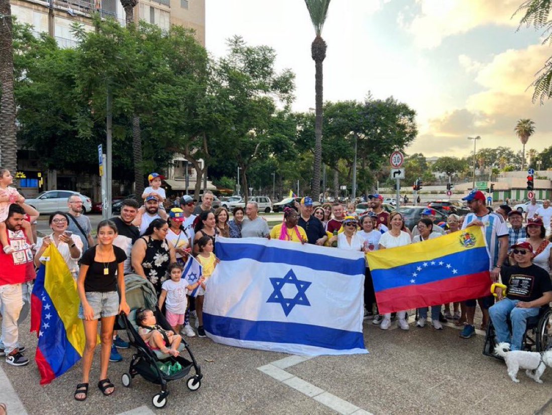 UrgenteGlobal24's tweet photo. 🌐🤝🇻🇪 | Exitosa jornada de protesta mundial liderada por Maria Corina Machado por la democracia y los derechos humanos. https://t.co/jhL6u3zP25