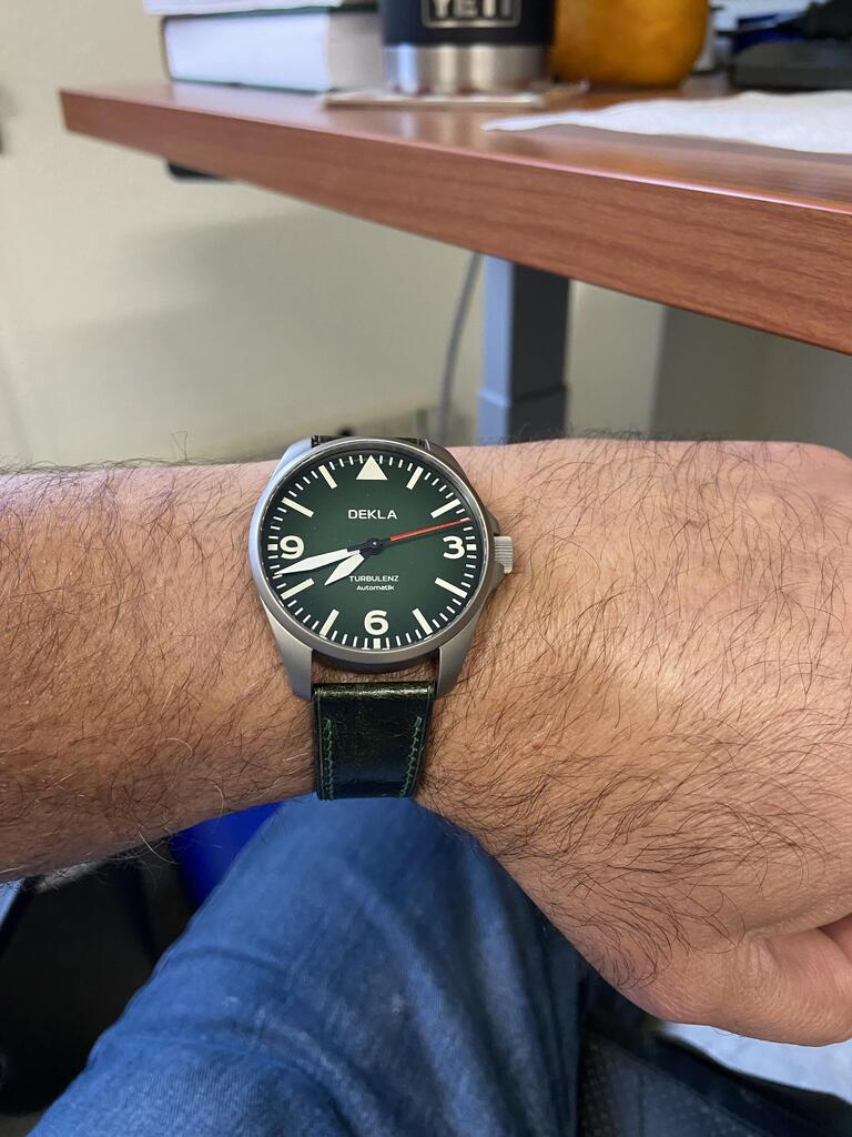 Handdn_'s tweet photo. George Shamshayooadeh (Verified Customer)
From: Sacramento, US 🇺🇸
I ordered a dark leather strap with green stitching called Forest Wax Leather Strap and it exceeded my expectations. It is soft and pliable while looking good ! 
Via @judgedotme
https://t.co/GmqjvlmMJZ… 
#handdn #leatherstrap #watchstrap
