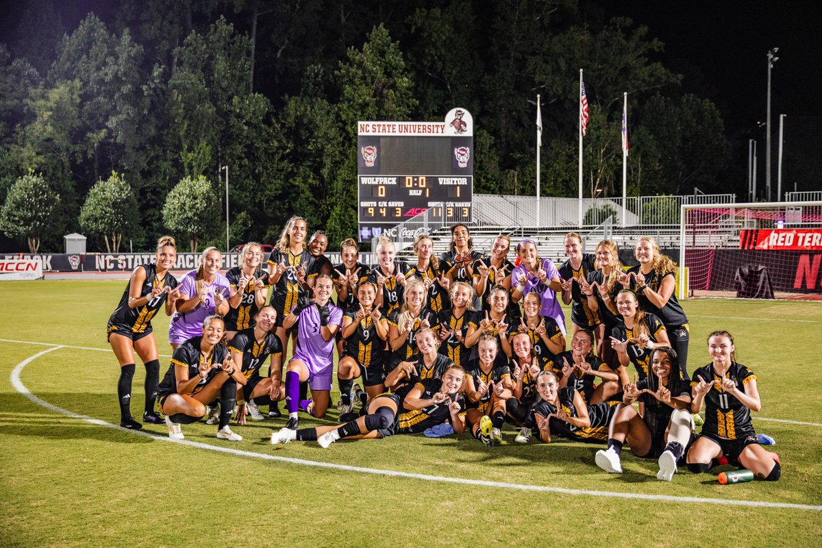 ECUSoc's tweet photo. 1-0 in the Black and Gold!🔥

#GoPirates https://t.co/EbFlWSVnNk