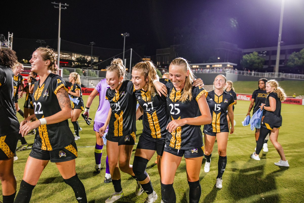 ECUSoc's tweet photo. 1-0 in the Black and Gold!🔥

#GoPirates https://t.co/EbFlWSVnNk