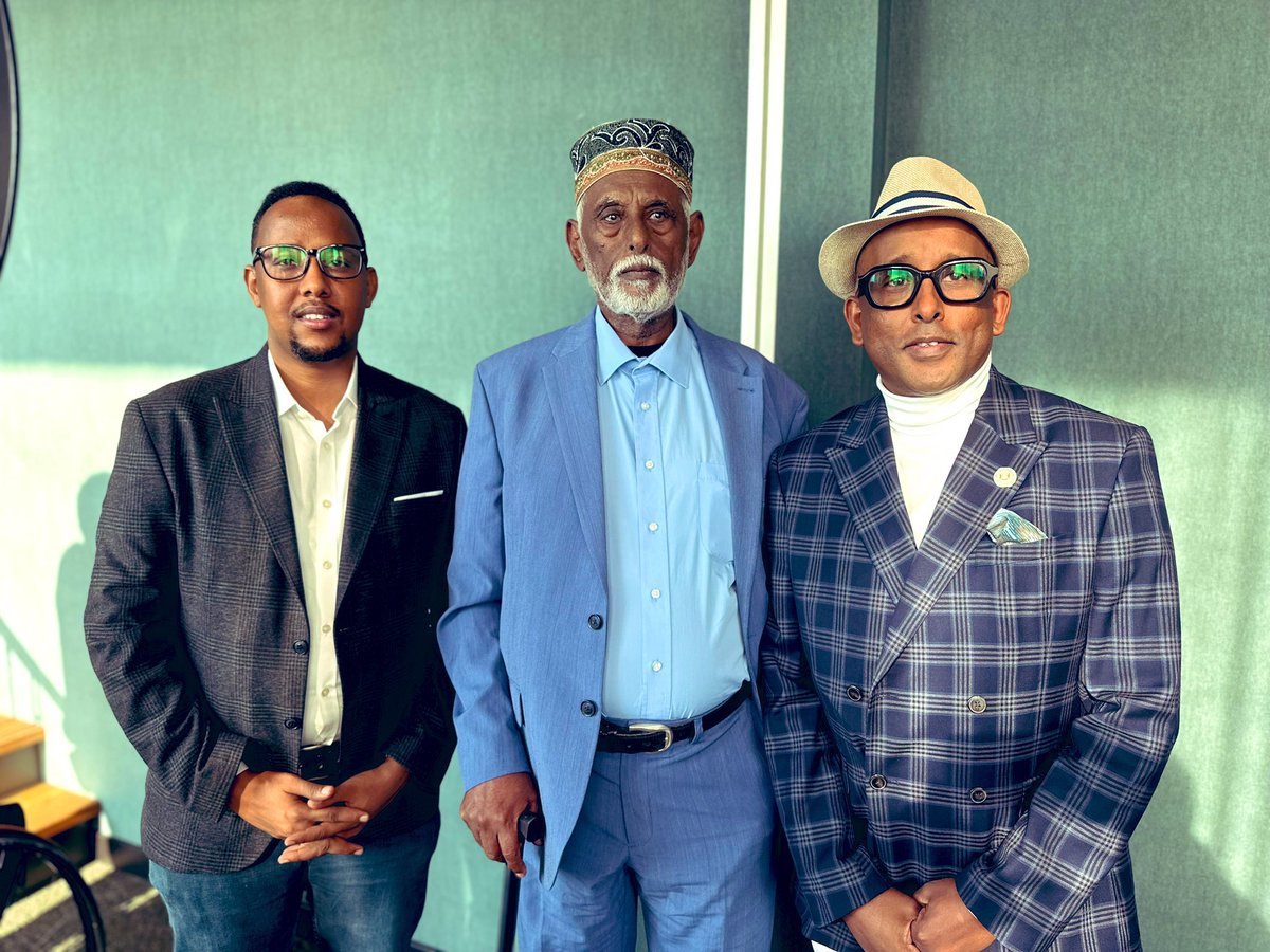 Jigjigamedia's tweet photo. Haragi #Afweyne War Criminal and his son. #Faqash https://t.co/iUUR8Ugt9Q