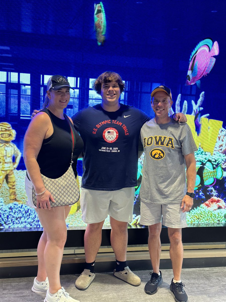 Mike Mider (@mikebville) on Twitter photo .<a href="/MiderBrady/">Brady Mider</a> getting settled in <a href="/TheIowaHawkeyes/">The Iowa Hawkeyes</a> what a nice campus. Move in was very smooth. Now time to work!!! <a href="/sara_xfit/">Sara</a> <a href="/RayCoachThrows/">Ray Robinson</a> <a href="/GarageStrength/">Garage Strength</a> <a href="/PaulRobertsCuse/">Paul Roberts</a> <a href="/MikeDragoSports/">Mike Drago</a> <a href="/MauriceLea53/">Maurice Lea</a> <a href="/sara_xfit/">Sara</a> .<a href="/MiderBrady/">Brady Mider</a> getting settled in <a href="/TheIowaHawkeyes/">The Iowa Hawkeyes</a> what a nice campus. Move in was very smooth. Now time to work!!! <a href="/sara_xfit/">Sara</a> <a href="/RayCoachThrows/">Ray Robinson</a> <a href="/GarageStrength/">Garage Strength</a> <a href="/PaulRobertsCuse/">Paul Roberts</a> <a href="/MikeDragoSports/">Mike Drago</a> <a href="/MauriceLea53/">Maurice Lea</a> <a href="/sara_xfit/">Sara</a>