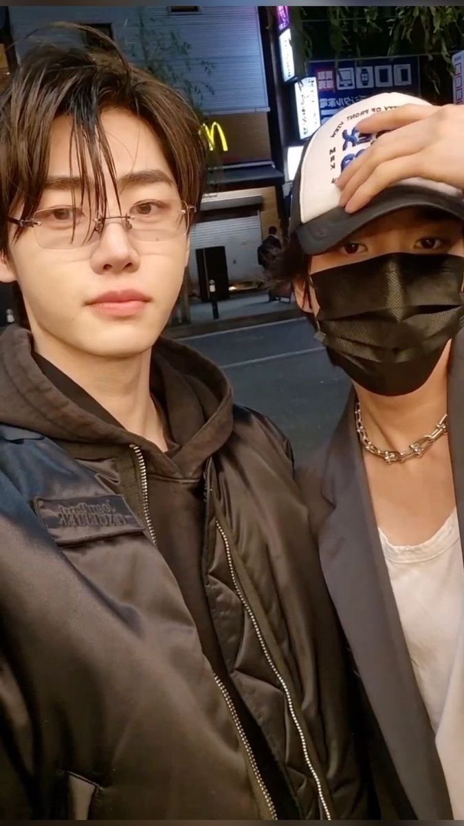 s͟o͟l͟o͟m͟o͟n͟ (@soysolon) on Twitter photo 