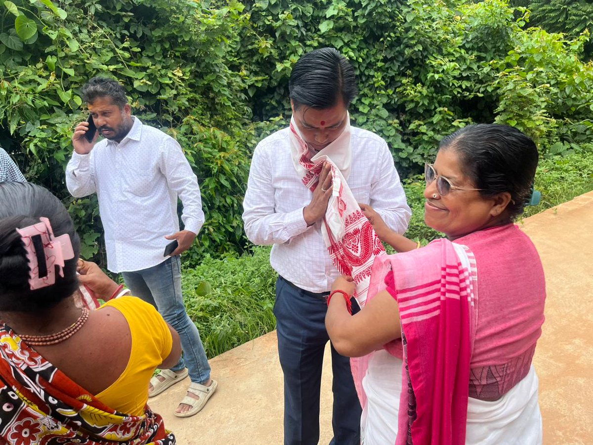 আজি ইং ১৯-০৮-২০২৪ তাৰিখে মাননীয় মুখ্যমন্ত্রী শ্ৰীযুত ড° হিমন্ত বিশ্ব শৰ্মা ডাঙৰীয়াৰ উদ্যোগত গুৱাহাটী পৌৰ নিগমৰ SOPD পুঁজিৰে ৭ নং ৱাৰ্ডৰ ৰাধা গোবিন্দ পথ নিৰ্মাণৰ শুভ উদ্বোধন কৰো।

<a href="/himantabiswa/">Himanta Biswa Sarma</a> 
<a href="/TheAshokSinghal/">Ashok Singhal</a> 
<a href="/CMOfficeAssam/">Chief Minister Assam</a> 
<a href="/BJP4Assam/">BJP Assam Pradesh</a>