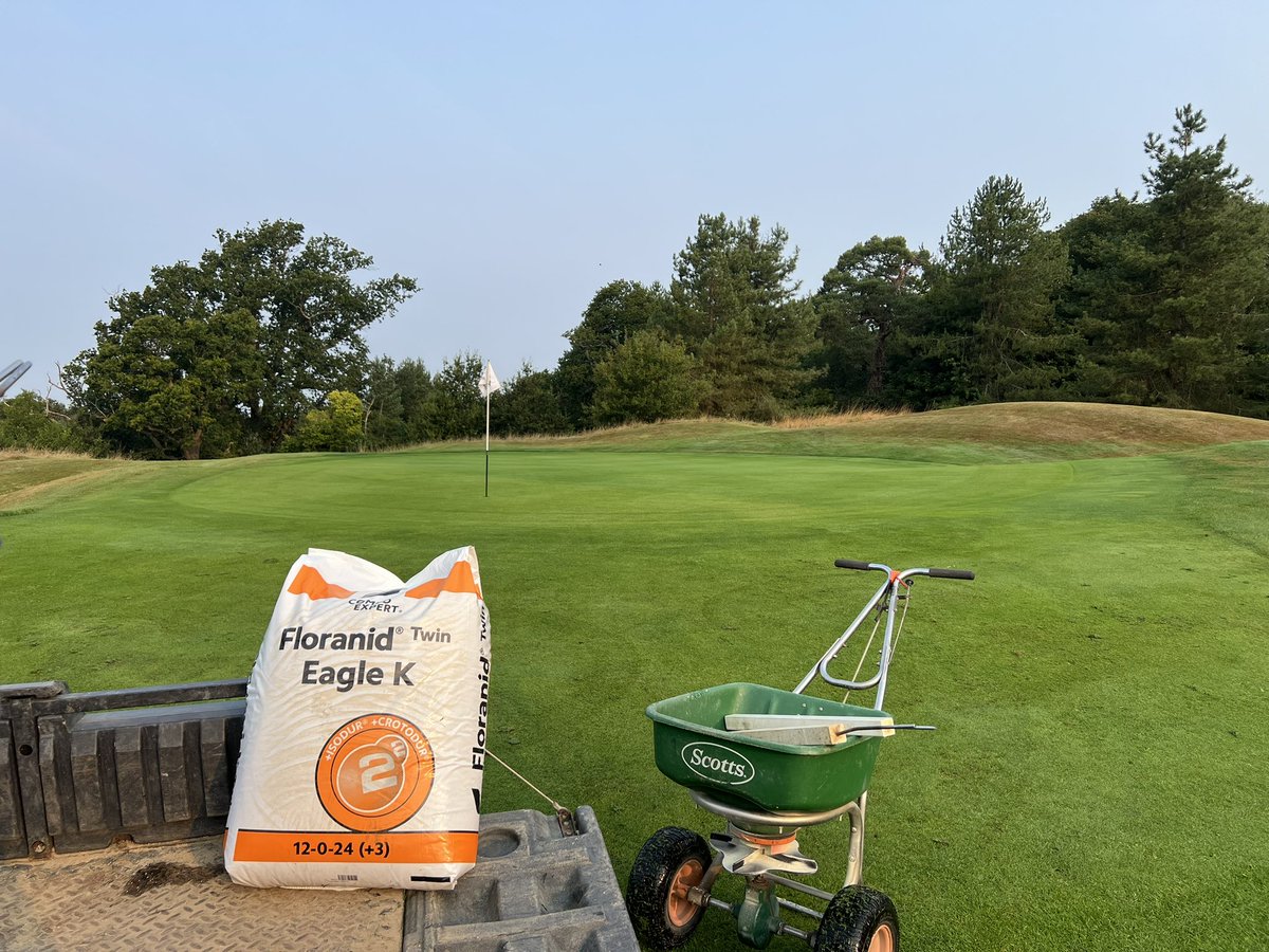 Pre maintenance feed. Incredible product <a href="/COMPOEXPERTTurf/">COMPO EXPERT Turf</a>