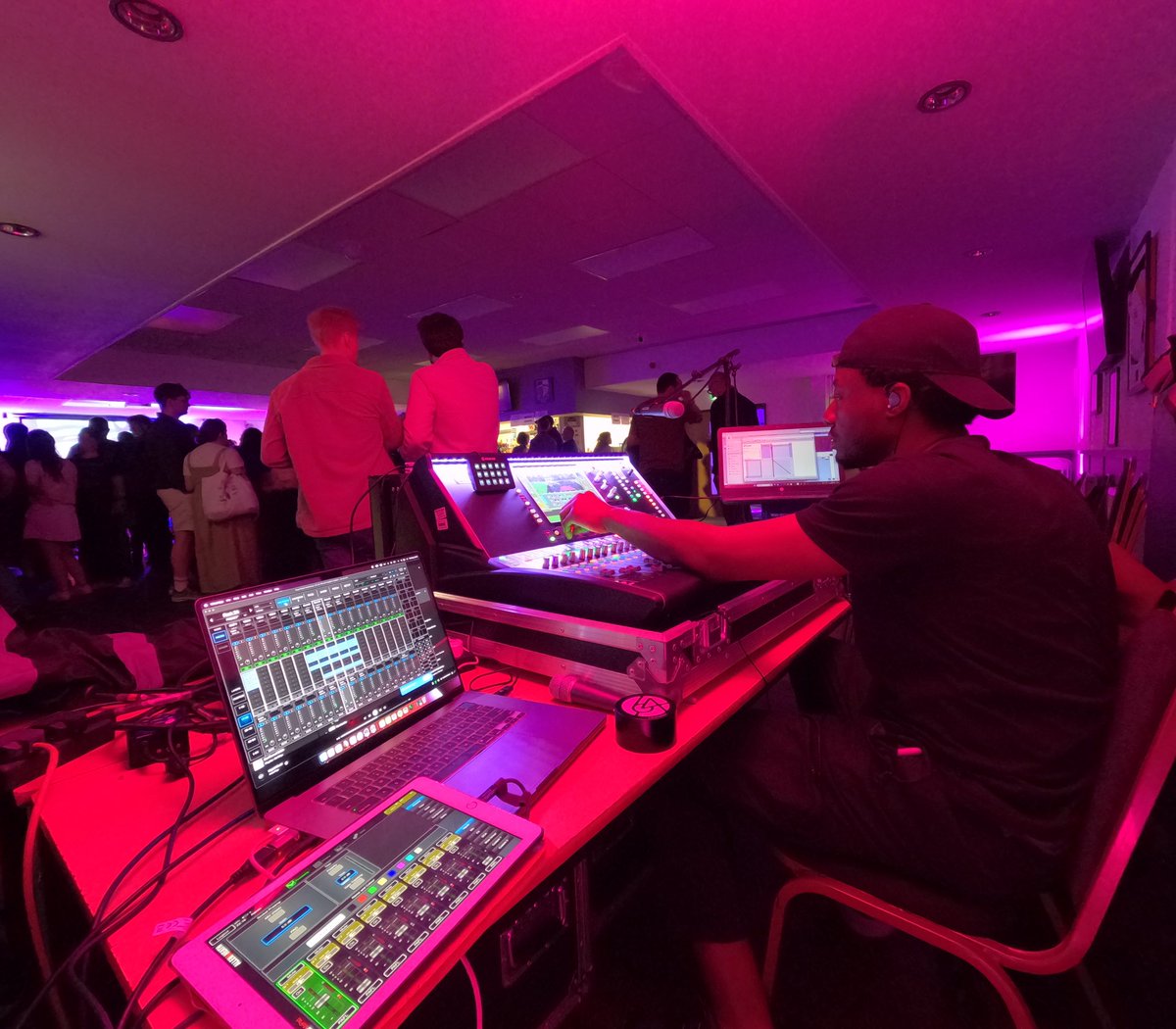 Olu Daniel tweet media