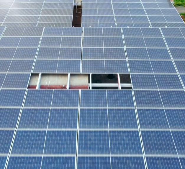 Solis_Inverters's tweet photo. #SolisCase in #Pakistan: Discover the cutting-edge 150 kW solar system in Lahore, Pakistan — harnessing the sun's power with efficiency! 🌞  

🔌 Powered by two top-tier 𝐒𝐨𝐥𝐢𝐬 𝟔𝟎𝐤𝐖 𝐢𝐧𝐯𝐞𝐫𝐭𝐞𝐫𝐬, this installation is a testament to durability and performance, optimizing energy conversion for maximum client savings. 🌱  

🙌 Thanks to @SolarFort for showcasing this project. Learn more about our sustainable energy solutions at [https://t.co/KqiCLy6y86].

Solis: The World's 3rd Largest PV Inverter Manufacturer  

#SolisInverter #SolarEnergy #EnergyTransition #Sustainability