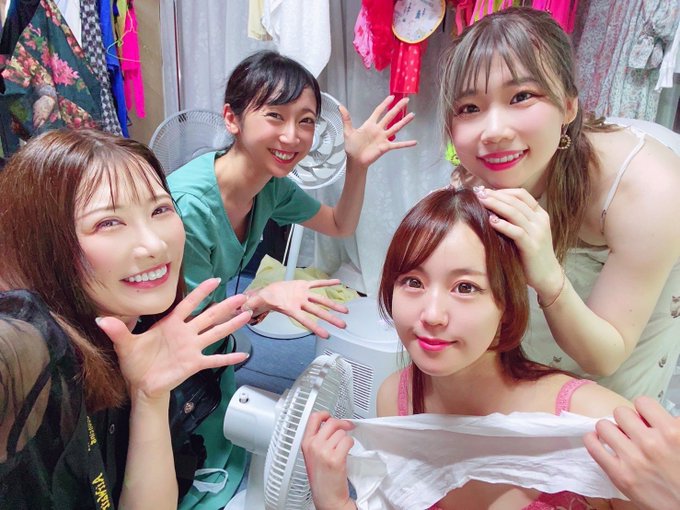 みこと一緒に栗橋にお邪魔してきました🌰お忙しい中メンバーの皆様、劇場の皆様あたたかく迎えてくださってありがとうございます🙇&zwj;♀️ラストまで沢山の笑顔で溢れますように。沢山沢山ありがとう！ https://t