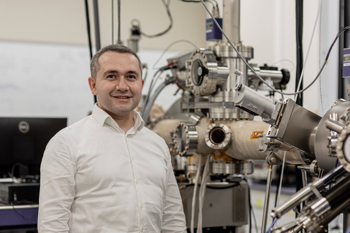 Koç Üniversitesi (@kocuniversity) on Twitter photo Elektrik ve Elektronik Mühendisliği Bölümümüzden Doç. Dr. M. Cengiz Onbaşlı, “Metroloji için Kuantum Anormal Hall Etkisi Malzemeleri ve Cihazları (QuAHMET)” adlı projesi ile Metrolojide Avrupa Ortaklığı’ndan destek almaya hak kazandı. Elektrik ve Elektronik Mühendisliği Bölümümüzden Doç. Dr. M. Cengiz Onbaşlı, “Metroloji için Kuantum Anormal Hall Etkisi Malzemeleri ve Cihazları (QuAHMET)” adlı projesi ile Metrolojide Avrupa Ortaklığı’ndan destek almaya hak kazandı.