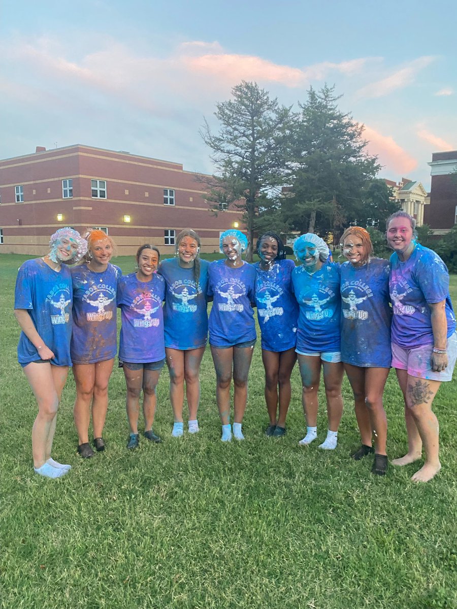 TaborWBB's tweet photo. Looks like our freshmen are having fun at orientation! We are SUPER EXCITED they are finally on campus! Time to start our journey together! #HereAtTabor https://t.co/0HUtY6RJQg