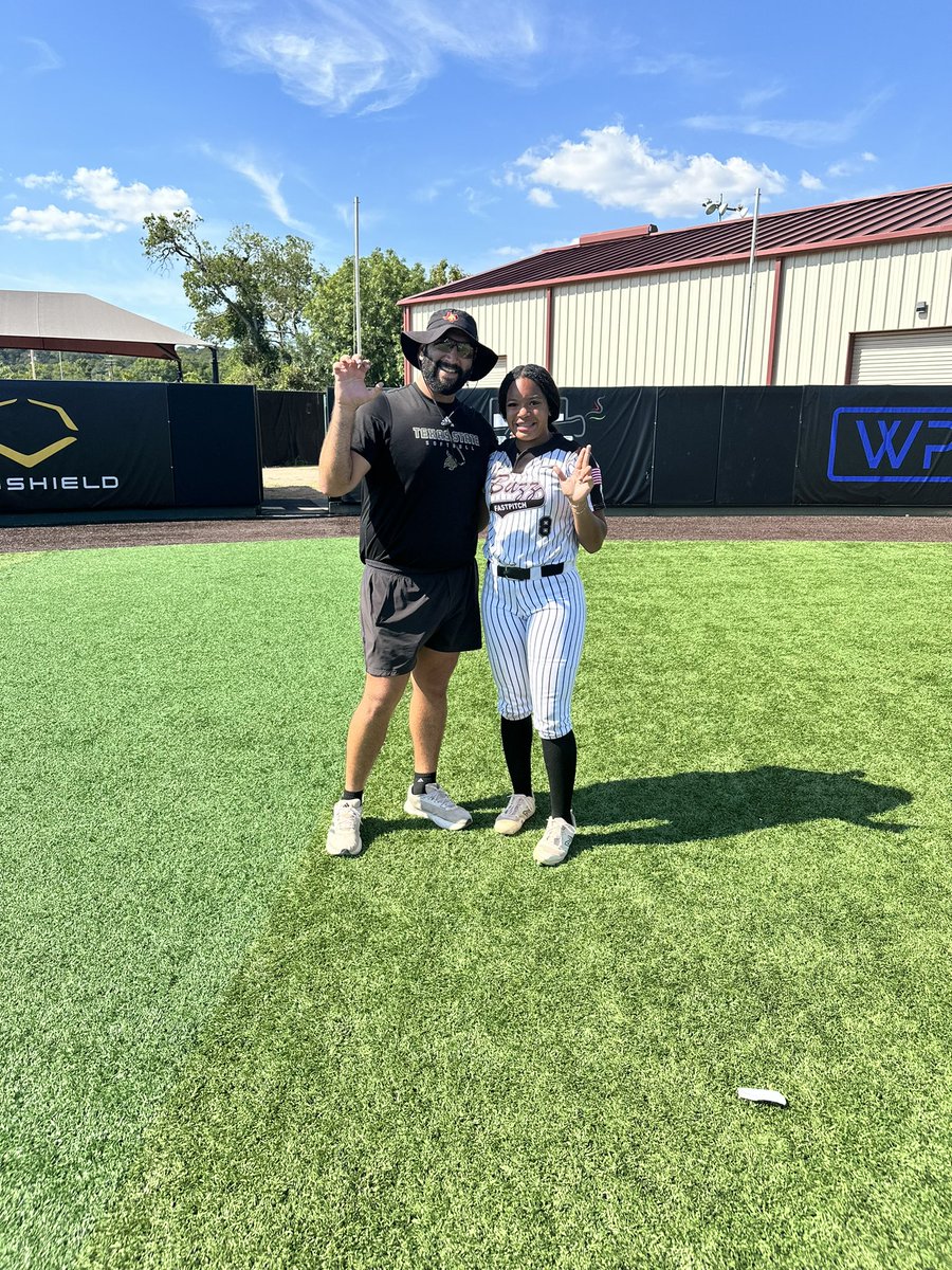 Raelynn_VanZee's tweet photo. Thank you @TXStateSoftball !! Had a good time at the camp, loved the bullpen we got in!! @Rw15Woodard @CoachTrevTXST https://t.co/Q3l1zlaG6S