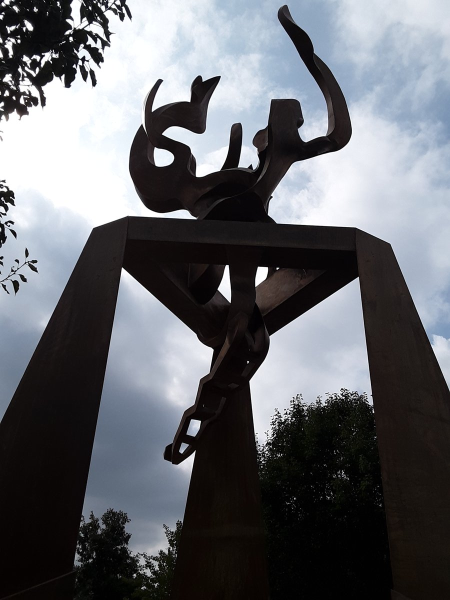 While folks are in #Chicago for #DNC stop by #IdaBWellsMonument at 3729 S. Langley in #Bronzeville where she lived &amp; worked for over 35 yrs. #DNCAttractions