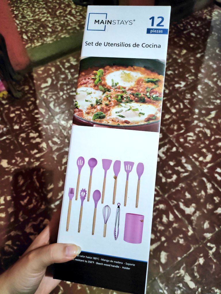 mendozajuju1298's tweet photo. Compras de adulto independienteee 

La realidad lo compré por el color que está boñis https://t.co/D4ZLzUJOQi