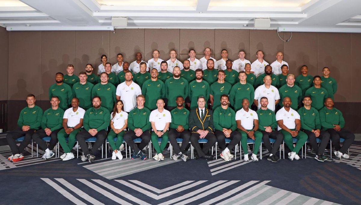 RassieRugby's tweet photo. Thanks for all the hard work on and off the field to all !! Heads turned to NZ now!! Also thanks for all the 🇿🇦 support 🇿🇦 https://t.co/NMKr00UdIP