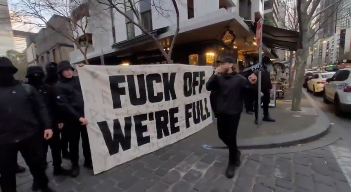 Craig Foster tweet media