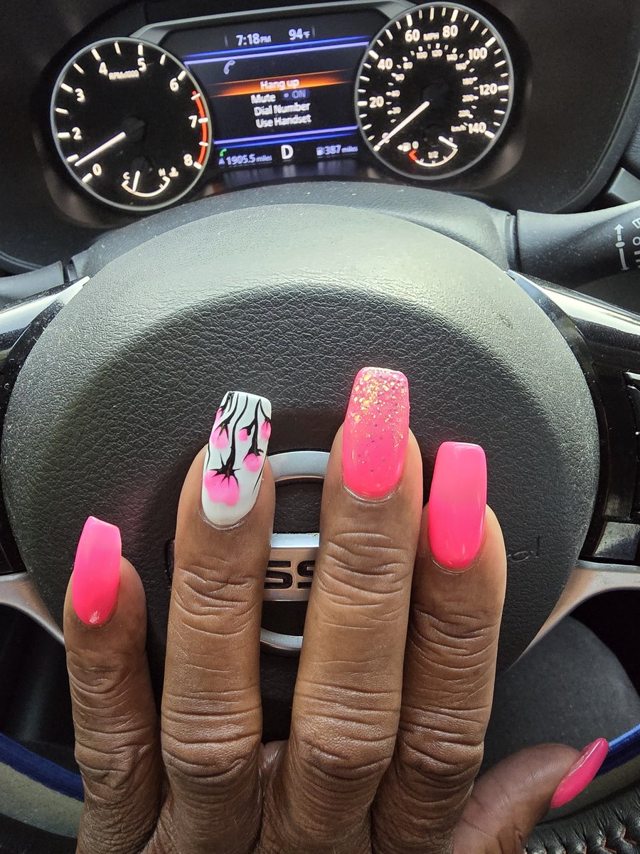 DaOpalQueen's tweet photo. I had an unexpected self care weekend... hair done, time w/ Zeta Sisters, nails and toes done, had a great convo w/ a stranger, dinner w/ my son, 1 hr facial &amp; a 1.5 hr massage, and dinner w/ my daughter. #selfcare #selflove #sisterhood #treatyoself #whynot  #mentalhealthmatters https://t.co/RJRzpHbcCe