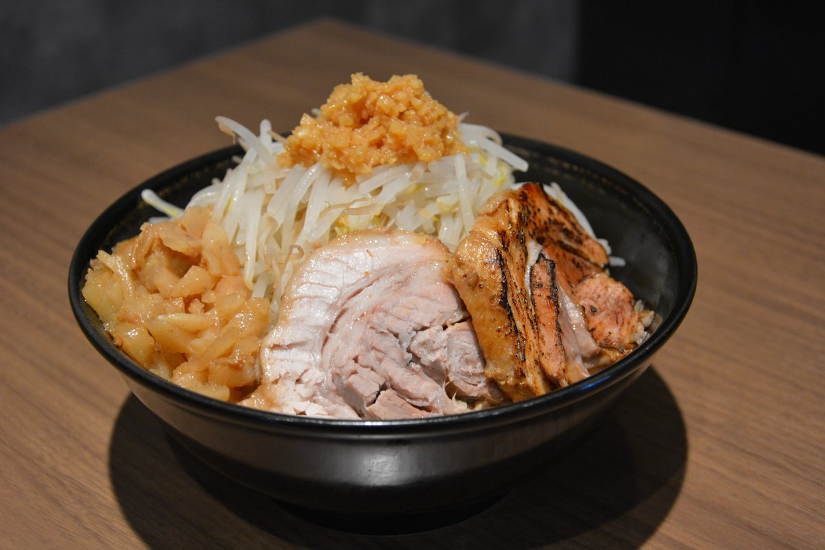 現在の営業時間》 島田本店:🍜 平日8時〜22時/土日祝7時〜22時 吉田店